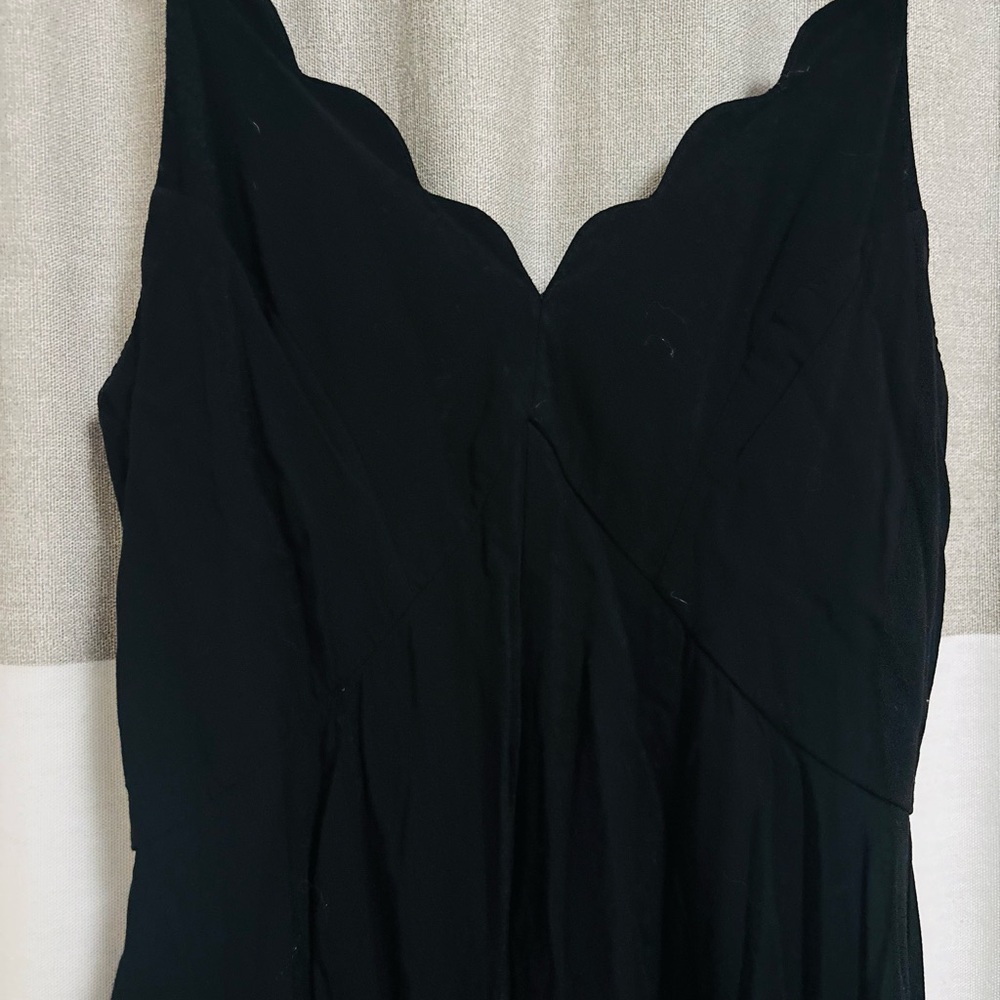 Alya Black Dress with Elegant Design